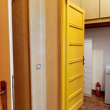 Di 3 Apartment *